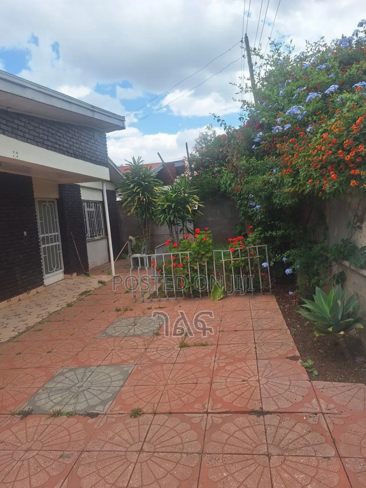 3bdrm House in የግል ቪላ አያት ዞን ውስጥ, Bole for sale