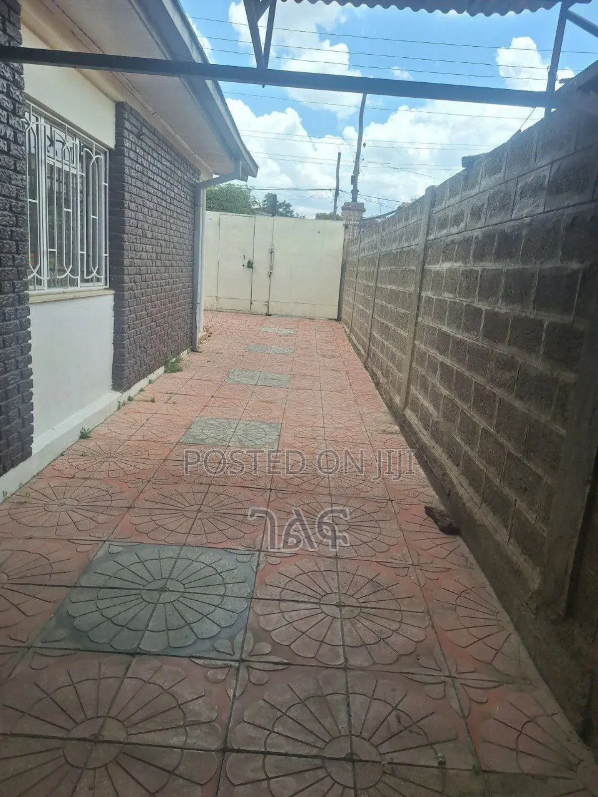 3bdrm House in የግል ቪላ አያት ዞን ውስጥ, Bole for sale