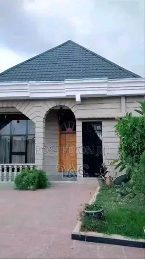 3bdrm Villa in 👉👉ጃክሮስ አካባቢ አስቸኳይ, Bole for sale
