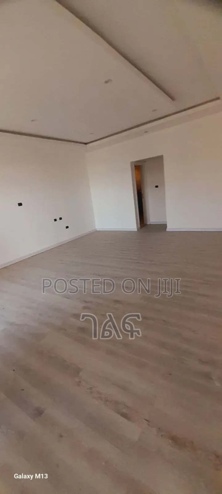 8bdrm House in የግል ቅንጡ ቤት, Bole for sale