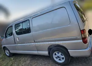 Photo - Toyota HiAce 2000 Silver
