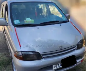 Toyota HiAce 2000 Silver