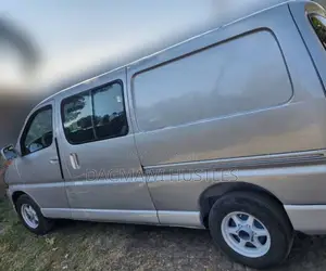 Toyota HiAce 2000 Silver