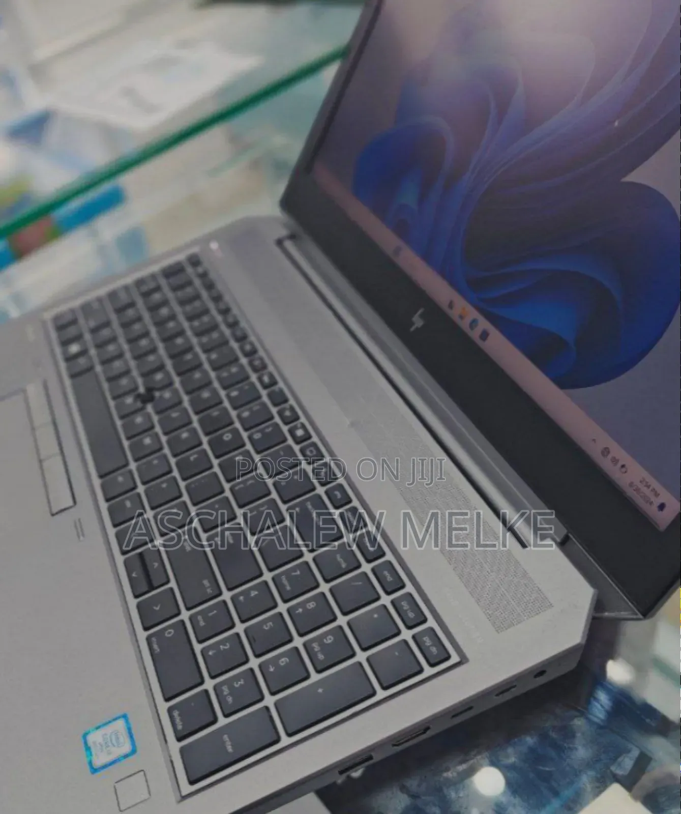 New Laptop HP ZBook 15u G5 16GB Intel Core I7 SSD 512GB