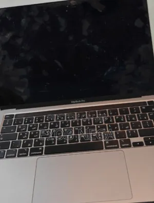 Photo - New Laptop Apple MacBook Pro 2022 M2 8GB Apple M2 SSD 256GB