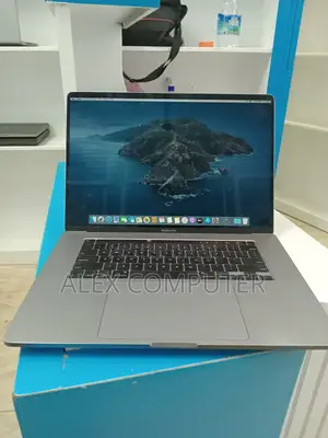 New Laptop Apple MacBook Pro 2019 16GB Intel Core I7 SSD 256GB