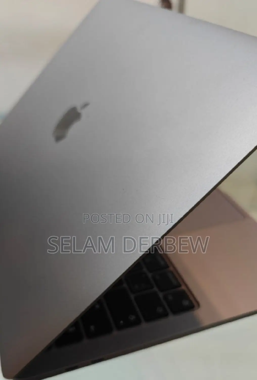 New Laptop Apple MacBook Pro 2022 M2 8GB Apple M2 SSD 256GB