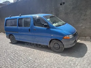 Photo - Toyota HiAce 2004 Blue