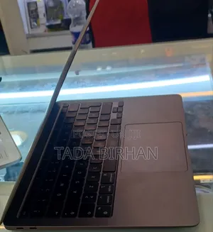 New Laptop Apple MacBook Air 2020 M1 8GB Intel Core I7 SSD 256GB