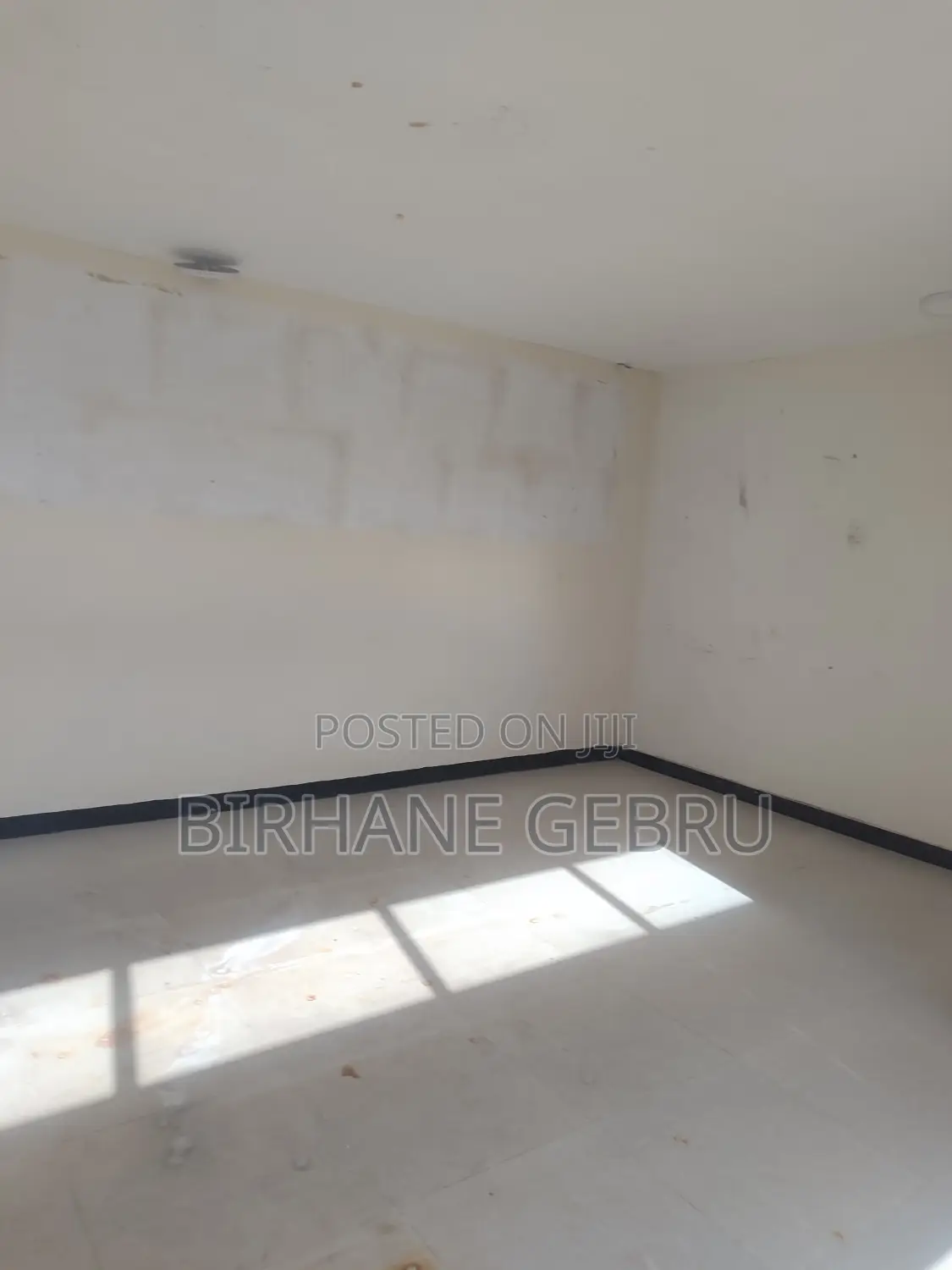 Complex Apartiment Rent for Spa Training, Insurance and Othe