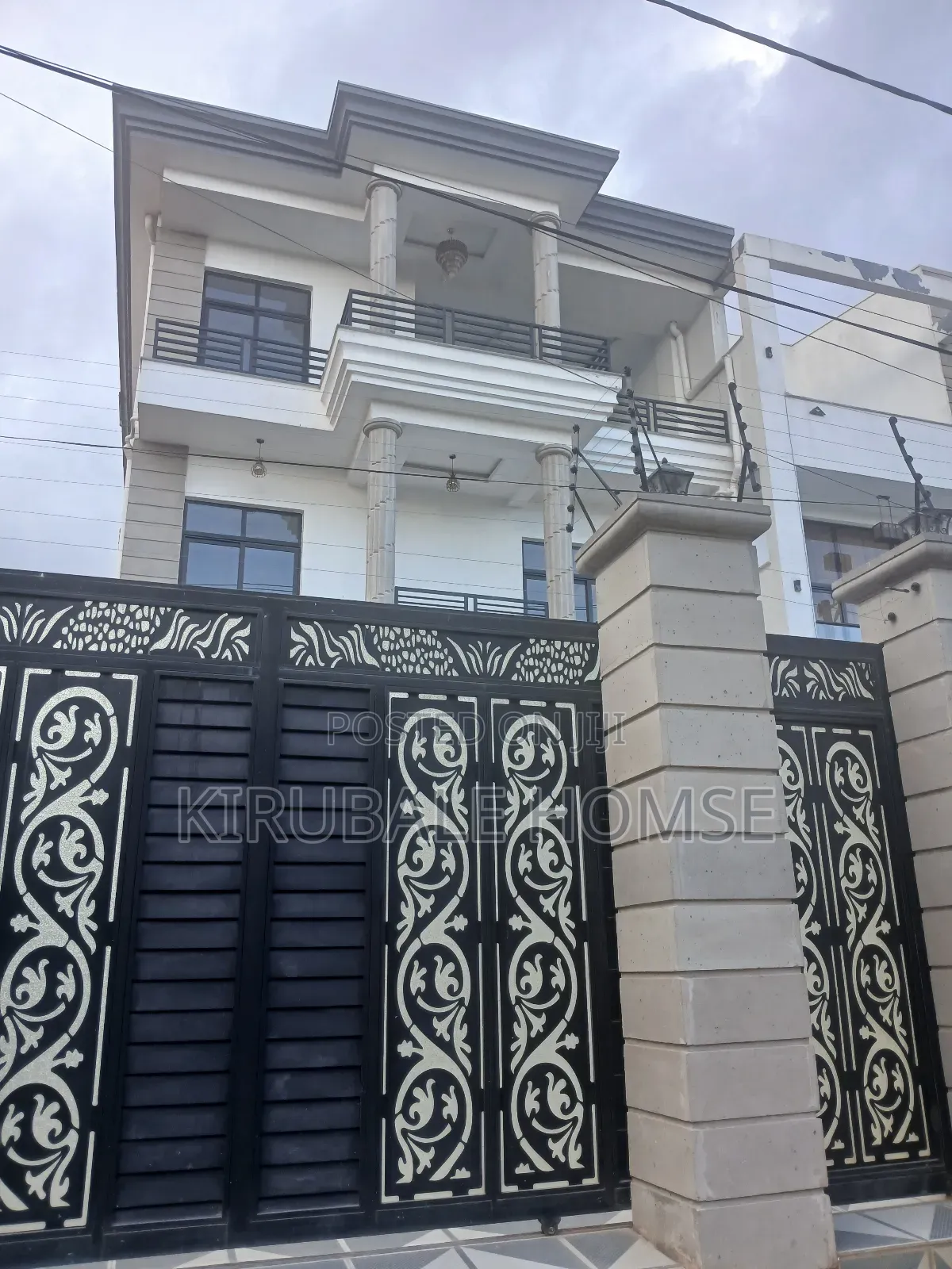 8bdrm Villa in Bole for sale