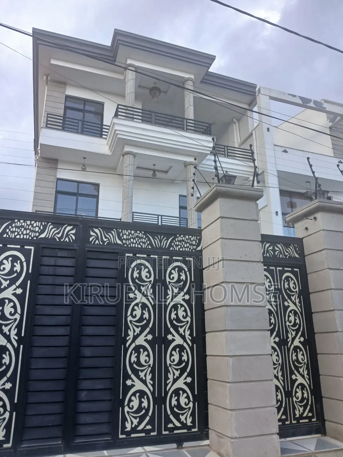 8bdrm Villa in Bole for sale