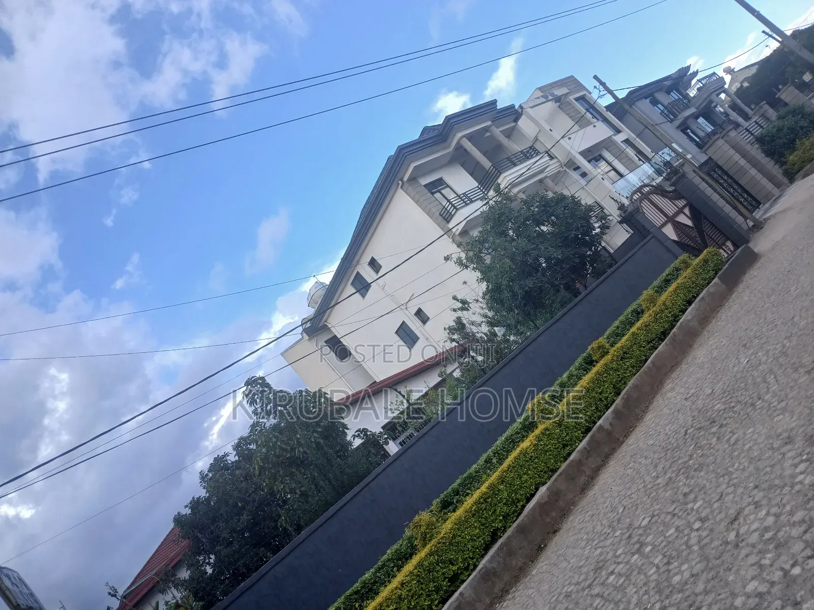8bdrm Villa in Bole for sale