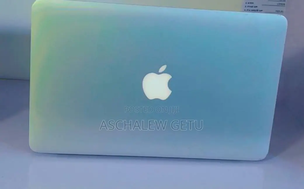 New Laptop Apple MacBook 2013 4GB Intel Core I5 SSD 256GB