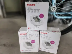 Photo - Blood Pressure Monitor Medical Yuwell Bp1፯blood Pressure