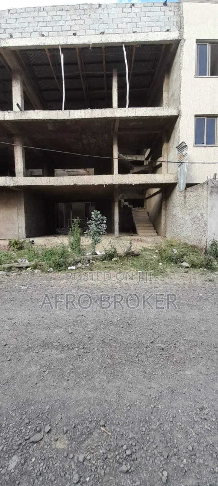 5bdrm House in Tuludimtu Alem Bank, Akaky Kaliti for sale