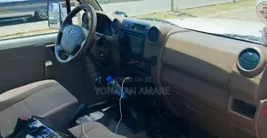 Toyota Land Cruiser 2019 White