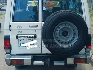 Toyota Land Cruiser 2019 White