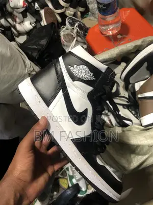 Photo - High Jordan 1 Panda