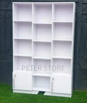 Photo - Shelf በ Laminated MDF