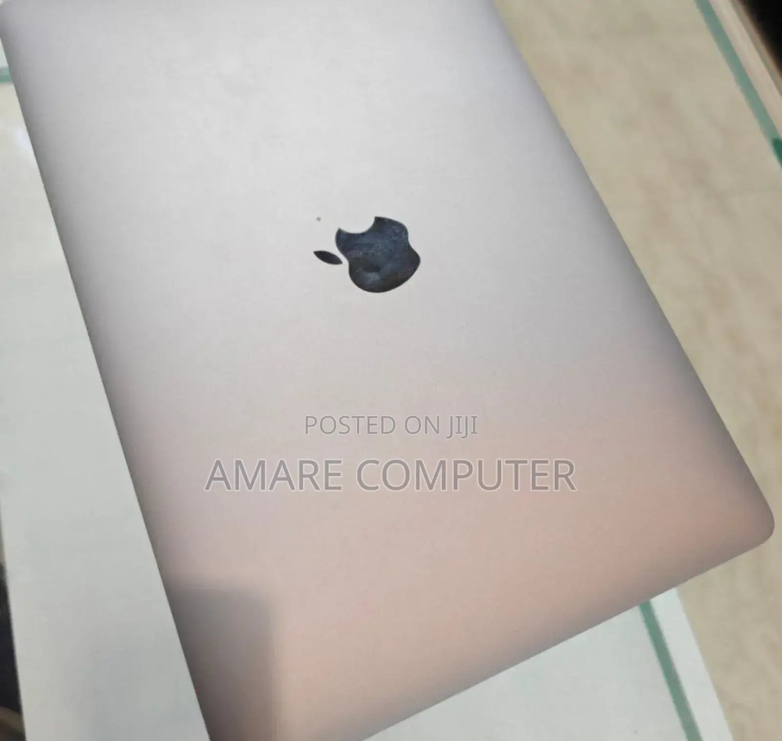 New Laptop Apple MacBook Pro 2022 M2 8GB Apple M2 SSD 256GB