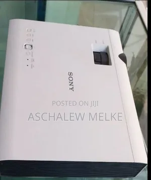 Brand New Sony Projector Model Name VPL-Dx100 Hardware I