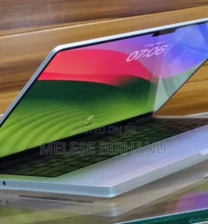 New Laptop Apple MacBook 8GB Apple M3 SSD 512GB