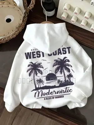 Photo - Stylish Comfortable Hoodies – Perfect for All Seasons!