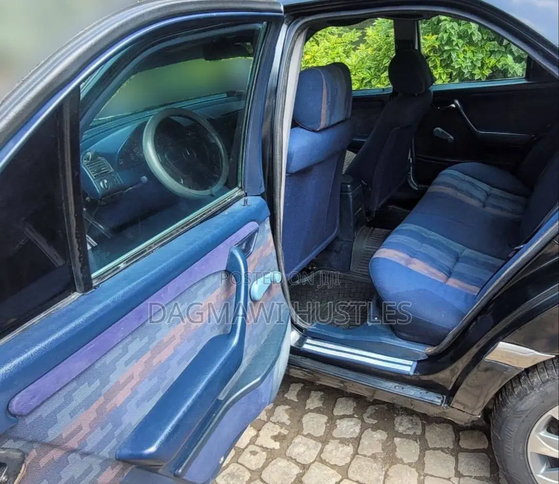 Mercedes-Benz C180 1995 Black