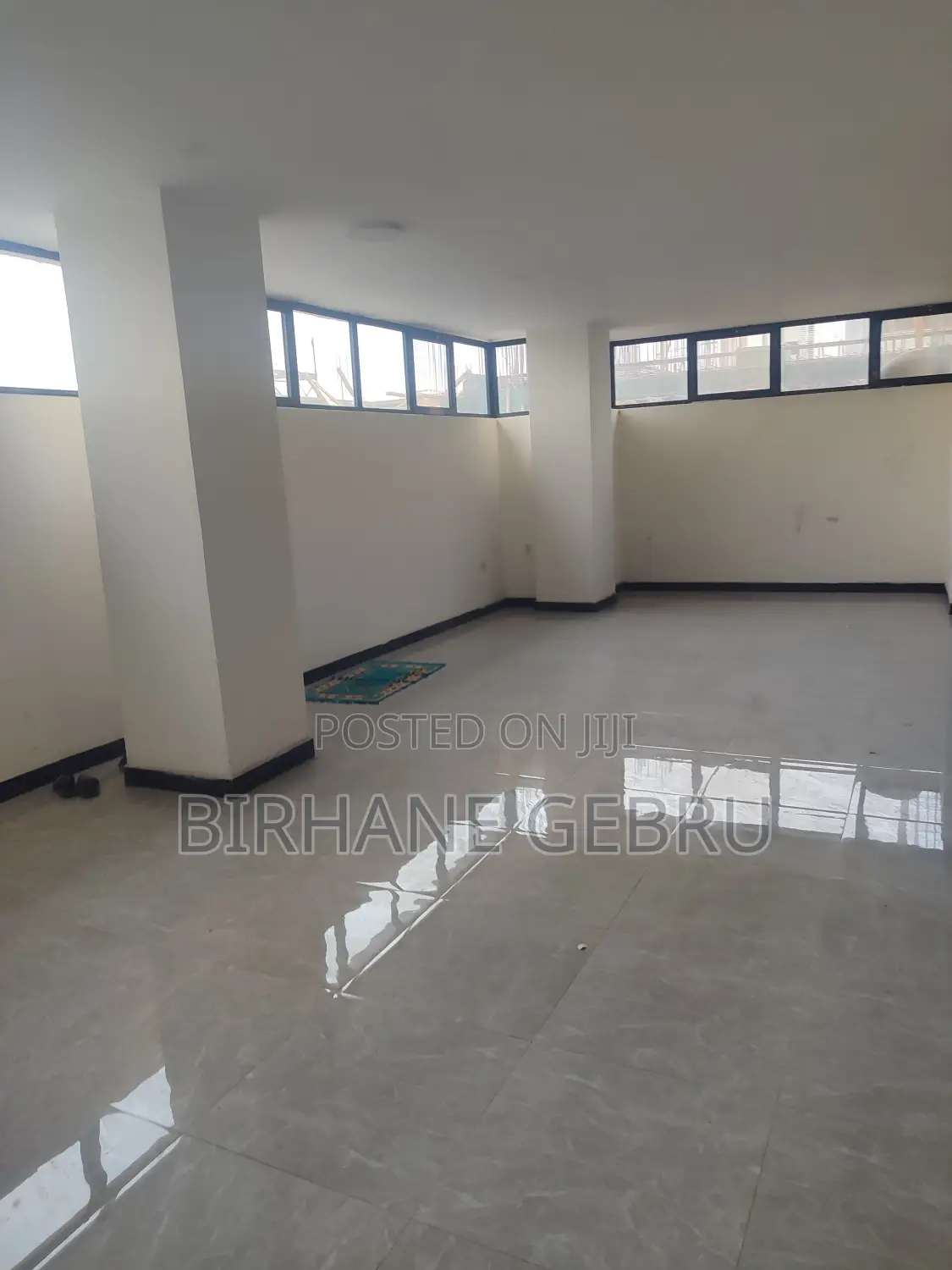 Complex Apartiment Rent for Gym or Office