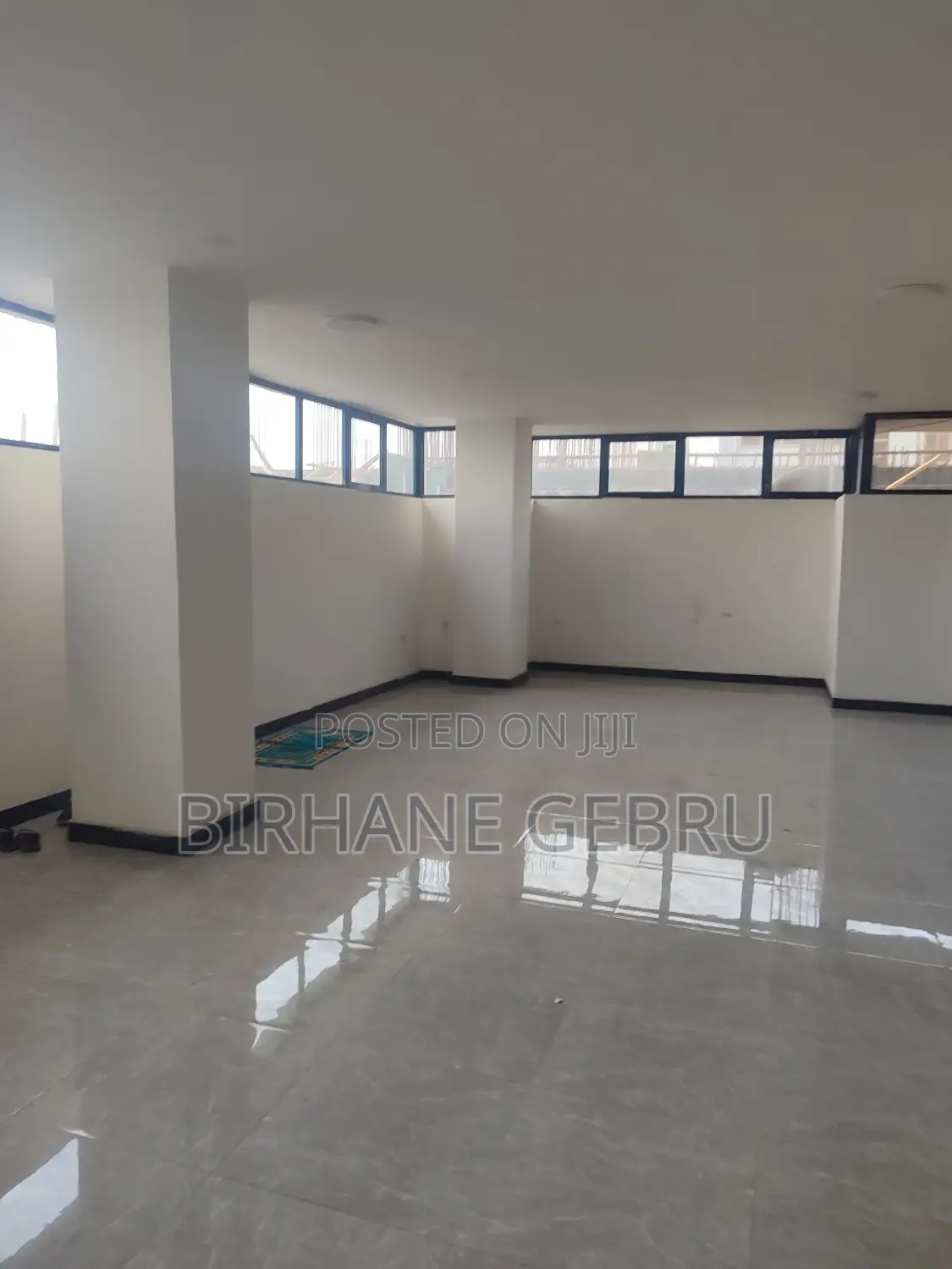 Complex Apartiment Rent for Gym or Office