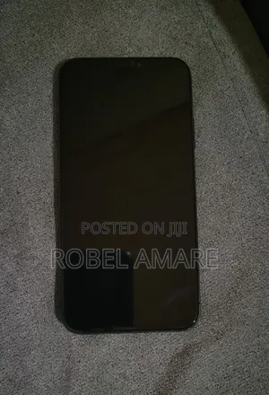 Photo - Apple iPhone XS 64 GB Black