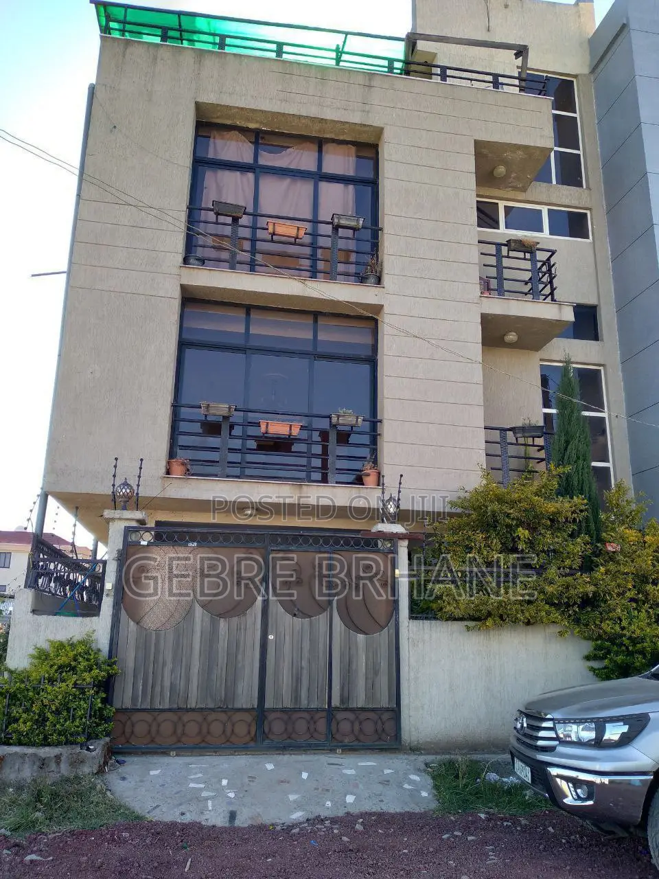 6bdrm House in G+3, Yeka for rent