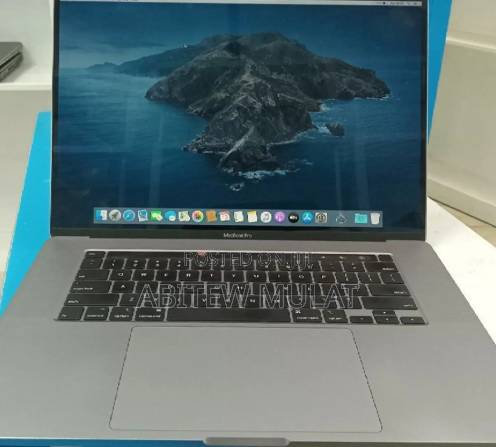 New Laptop Apple MacBook Pro 2019 16GB Intel Core I7 SSD 512GB