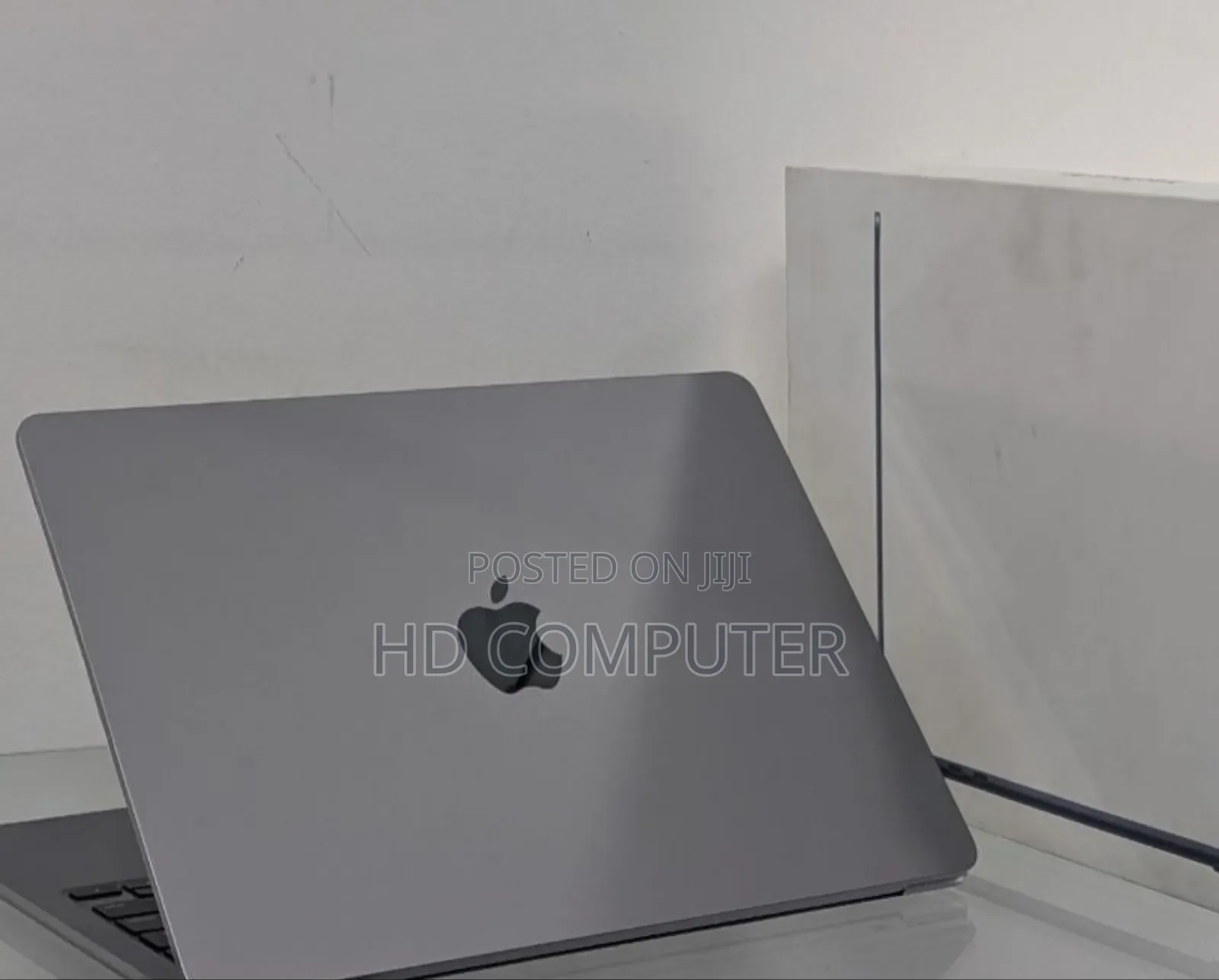 New Laptop Apple MacBook Pro 2023 M3 14-Inch 8GB Apple M3 SSD 256GB