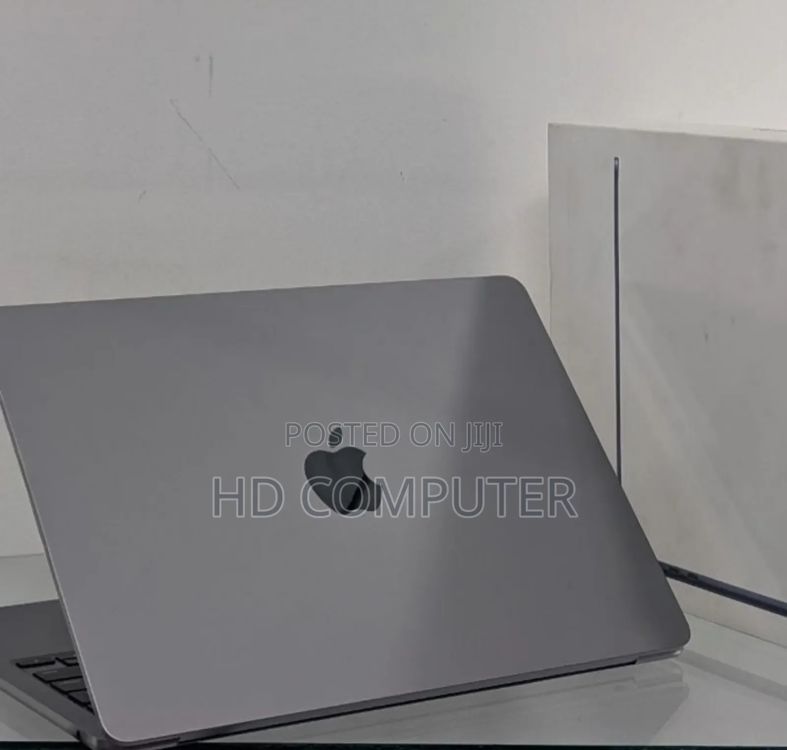 New Laptop Apple MacBook Pro 2023 M3 14-Inch 8GB Apple M3 SSD 256GB