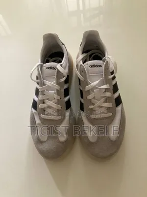 Photo - Womenswear Adidas