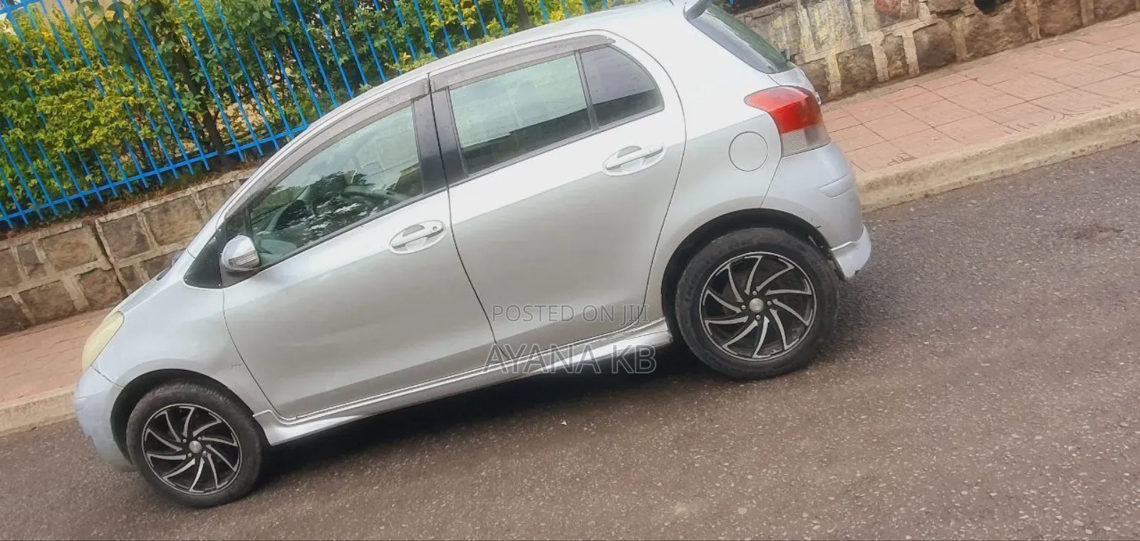 Toyota Yaris 2010 Silver