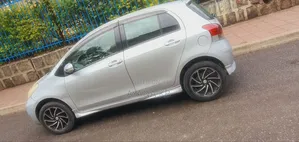 Toyota Yaris 2010 Silver
