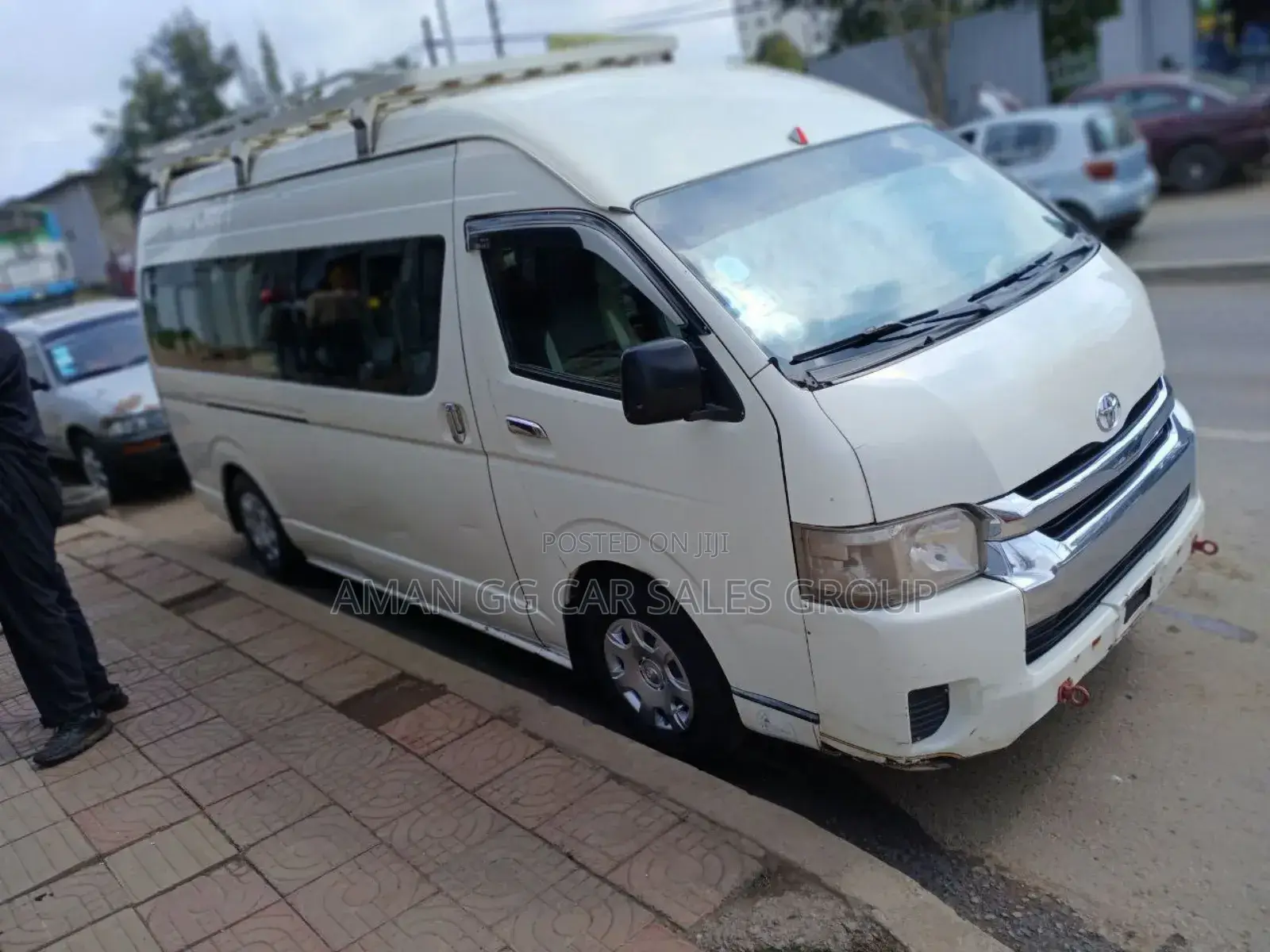 Toyota HiAce 2019 White