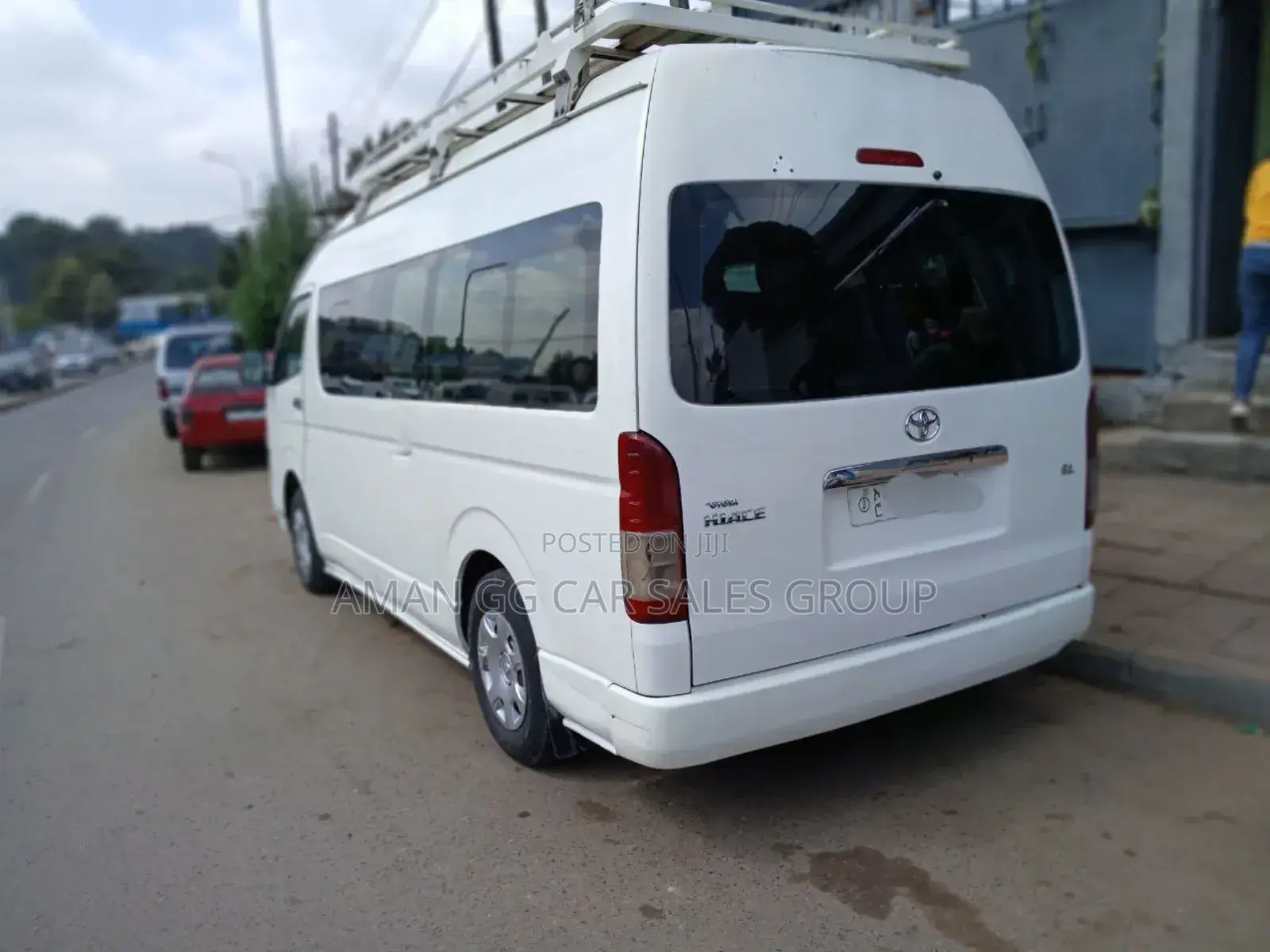 Toyota HiAce 2019 White