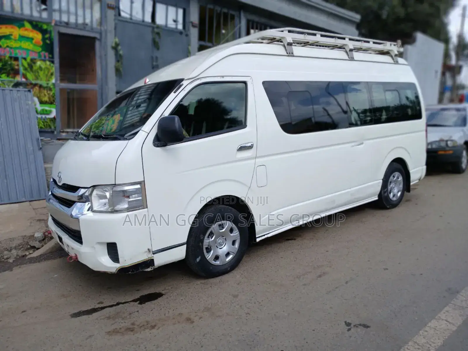 Toyota HiAce 2019 White
