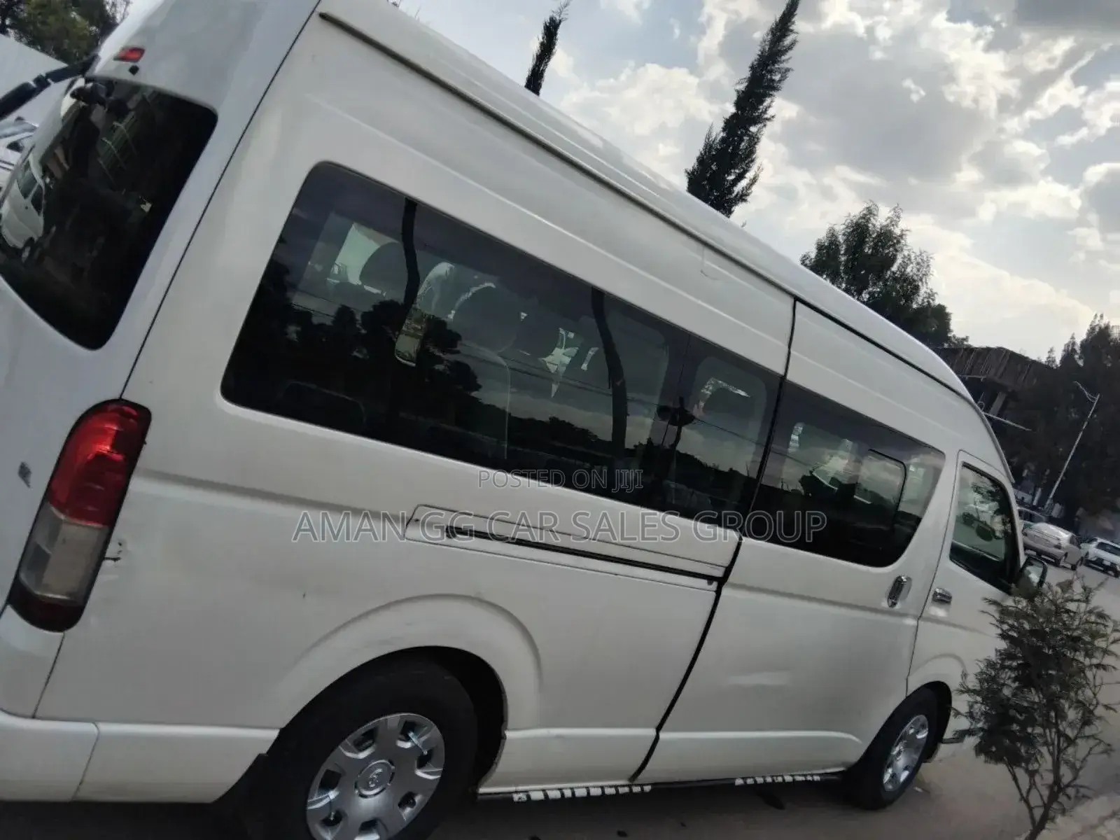 Toyota HiAce 2019 White