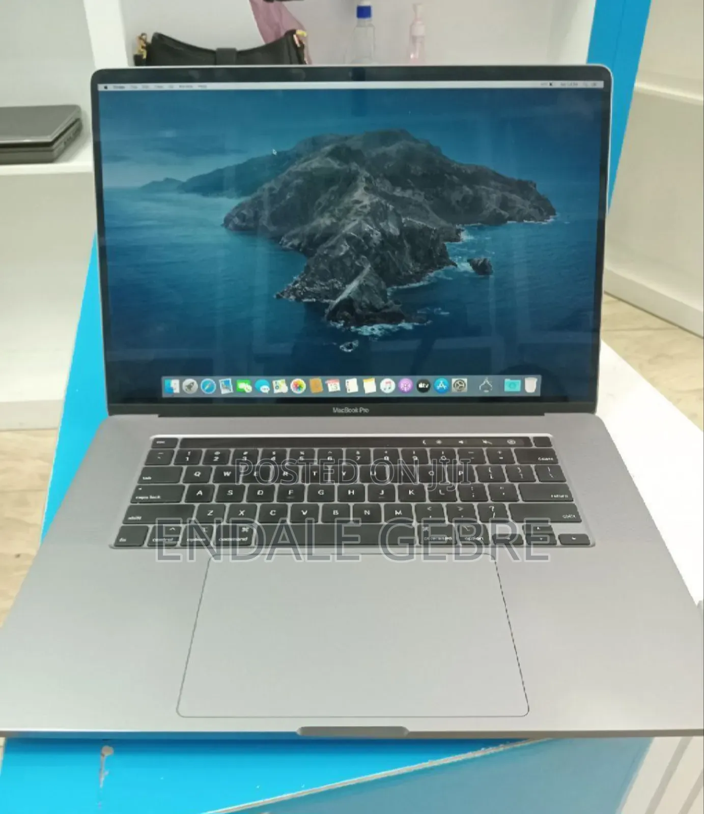 New Laptop Apple MacBook Pro 2017 16GB Intel Core I7 SSD 512GB