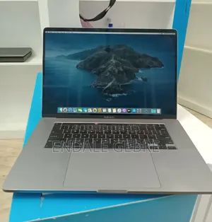 New Laptop Apple MacBook Pro 2017 16GB Intel Core I7 SSD 512GB