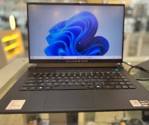 New Laptop Alienware M17x R2 16GB AMD Ryzen 7 SSD 512GB