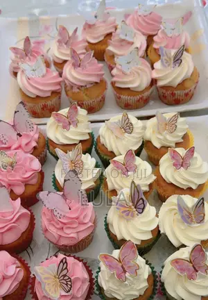 Graduation Cake and Cupcake Fresh and Tasty