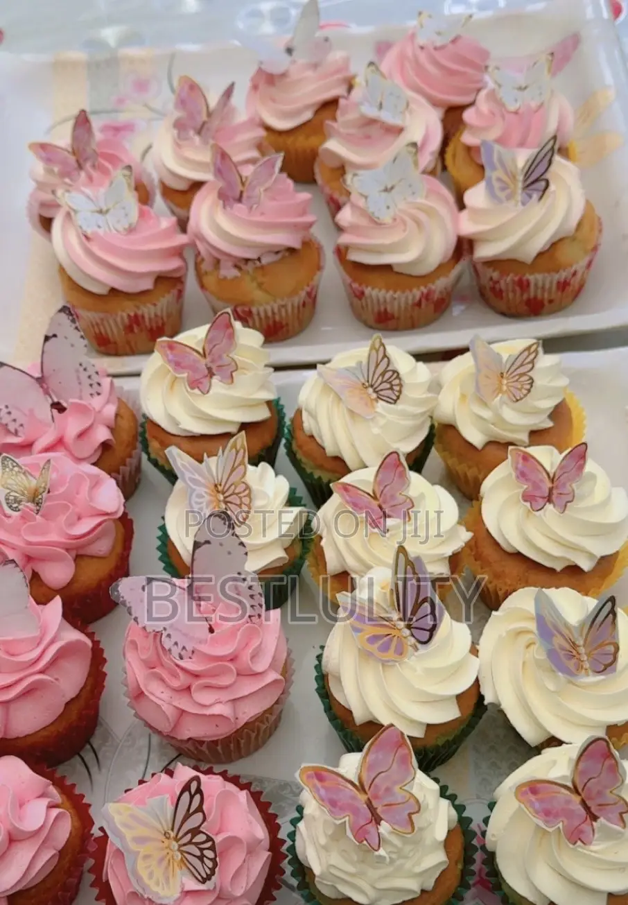 Graduation Cake and Cupcake Fresh and Tasty