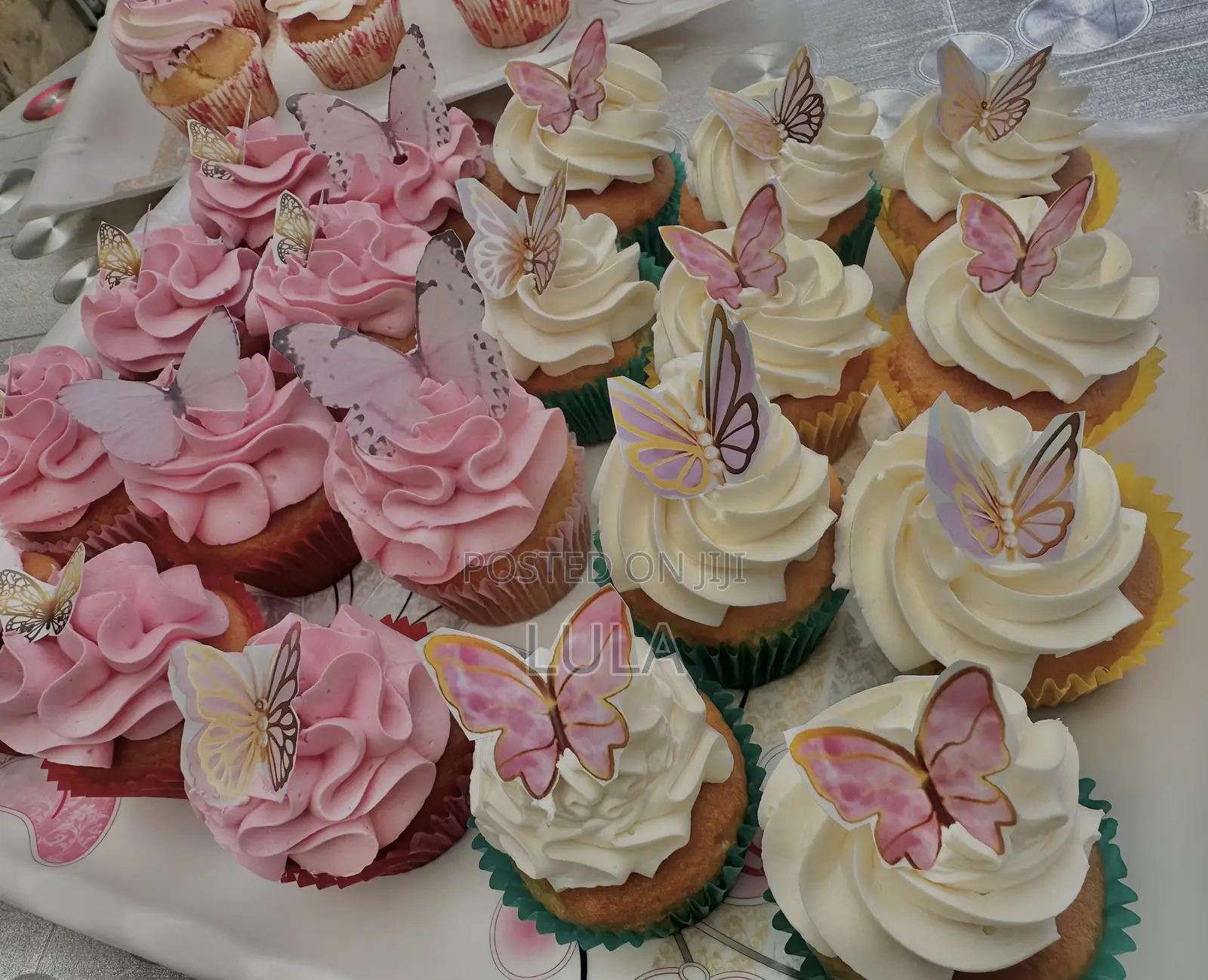 Graduation Cake and Cupcake Fresh and Tasty
