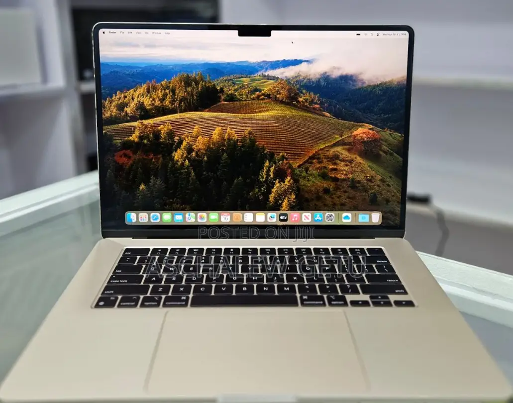 New Apple MacBook Air 2024 M3 15-Inch 8GB Intel Core M3 SSD 256GB